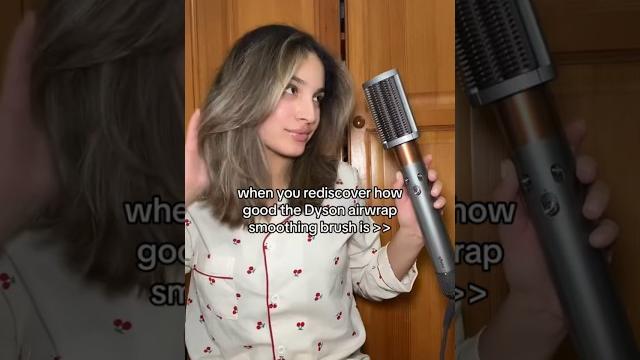 the dyson straightening brush is that girl #dysonairwrap #hairstyle #hairtutorial #haircare the dyson straightening brush is that girl #dysonairwrap #hairstyle #hairtutorial #haircare