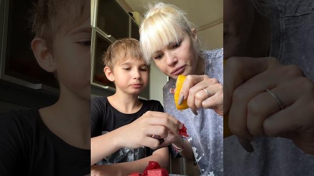 Поливаем арбуз лимоном #food #tiktok #прикол #tasty #tastyfood #blogger #funny #song #shorts Поливаем арбуз лимоном #food #tiktok #прикол #tasty #tastyfood #blogger #funny #song #shorts