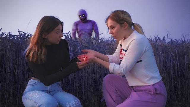 ЫРКА! НИКОГДА НЕ РАЗГОВАРИВАЙ С НИМ! ЭТО КОНЕЦ... ЫРКА! НИКОГДА НЕ РАЗГОВАРИВАЙ С НИМ! ЭТО КОНЕЦ...