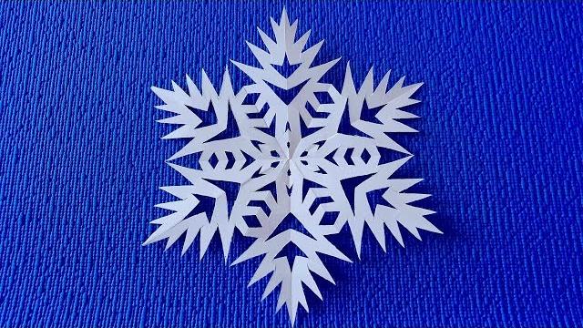 Как красиво вырезать снежинку из бумаги.Снежинка из бумаги просто. Paper Snowflake. #Снежинки Как красиво вырезать снежинку из бумаги.Снежинка из бумаги просто. Paper Snowflake. #Снежинки
