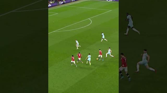 Rashford finishes speedy Man Utd move! Rashford finishes speedy Man Utd move!