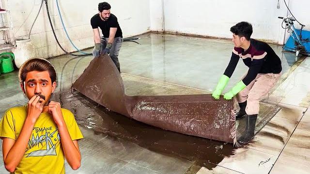 Мужчина покупает 4 ЗАТОПЛЕННЫХ КОВРА за 2150 долларов и ВОССТАНАВЛИВАЕТ их до состояния новых Мужчина покупает 4 ЗАТОПЛЕННЫХ КОВРА за 2150 долларов и ВОССТАНАВЛИВАЕТ их до состояния новых