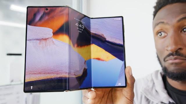 The Tri Folding Phone Impressions! The Tri Folding Phone Impressions!