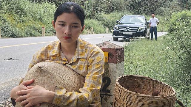 Kind woman helps homeless girl escape loan shark on the way to make a living | LyTieuNgoc Kind woman helps homeless girl escape loan shark on the way to make a living | LyTieuNgoc