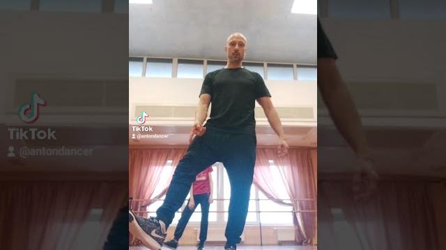 УЧИМ НОВОЕ КРУТОЕ ДВИЖЕНИЕ НОГАМИ ШАФЛ / ТИК ТОК ВИДЕО УРОКИ ТАНЦЕВ ОНЛАЙН ДЛЯ НАЧИНАЮЩИХ. УЧИМ НОВОЕ КРУТОЕ ДВИЖЕНИЕ НОГАМИ ШАФЛ / ТИК ТОК ВИДЕО УРОКИ ТАНЦЕВ ОНЛАЙН ДЛЯ НАЧИНАЮЩИХ.