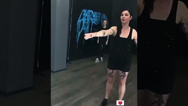Девушка впервые увидела Фару в живую Девушка впервые увидела Фару в живую