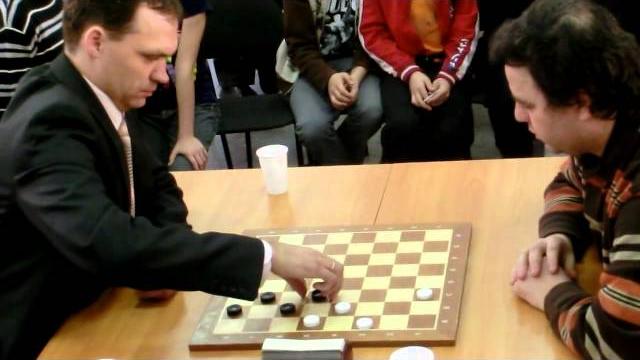 Вот как надо играть в шашки Вот как надо играть в шашки
