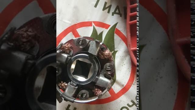 Как заправить щётки в якорь стартера Как заправить щётки в якорь стартера