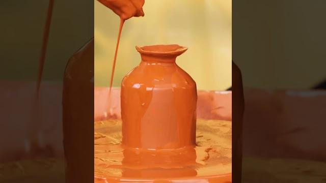 Wow! Crazy Pottery Techniques Using Your Body Parts Wow! Crazy Pottery Techniques Using Your Body Parts