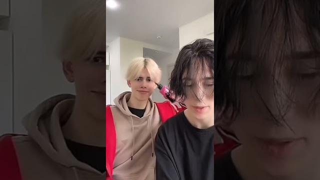 Стрим Макса, Лёши и Феди в Тиктоке 11.05.2023 Стрим Макса, Лёши и Феди в Тиктоке 11.05.2023