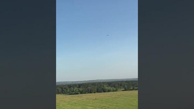 Yelabuga, Tatarstan. Russian air defense fails to intercept a drone #yelabuga #tatarstan #russia Yelabuga, Tatarstan. Russian air defense fails to intercept a drone #yelabuga #tatarstan #russia