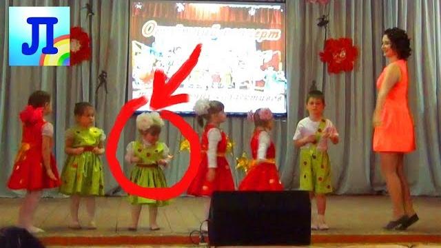 Одна девочка ЖжЕт УМОРА ЭТО НАДО ВИДЕТЬ! Дети танцуют смешно. Children dance funny. Приколы 2020 Одна девочка ЖжЕт УМОРА ЭТО НАДО ВИДЕТЬ! Дети танцуют смешно. Children dance funny. Приколы 2020