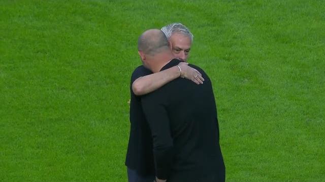 José Mourinho is reunited with Dejan Stanković José Mourinho is reunited with Dejan Stanković