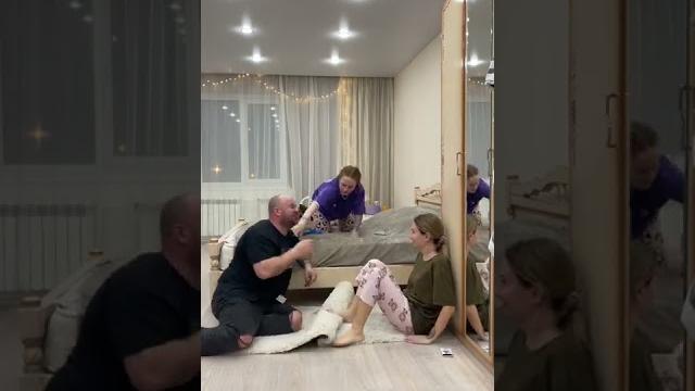 Пранк над женой и её сестрой #пранк #юмор #тикток Пранк над женой и её сестрой #пранк #юмор #тикток