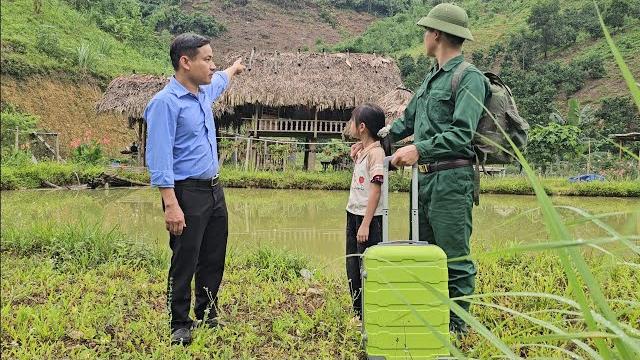 Kind man and single mother give a homeless young man a home, and new life starts from zero.ly tu tay Kind man and single mother give a homeless young man a home, and new life starts from zero.ly tu tay