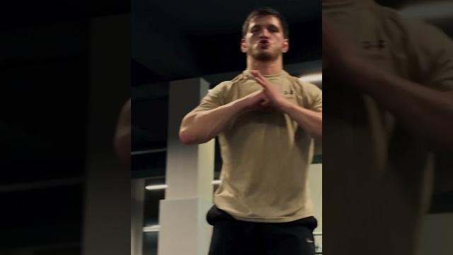 Мовсар Евлоев показал разминку #mma #ufc #евлоев Мовсар Евлоев показал разминку #mma #ufc #евлоев