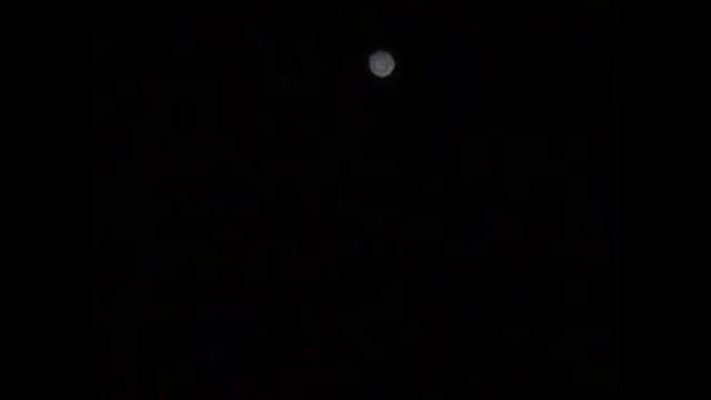 В небе над Камышином засняли странный светящийся шар В небе над Камышином засняли странный светящийся шар