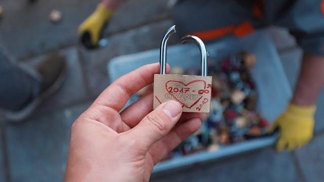 REMOVING LOVE LOCKS FROM BRIDGES & STATUES (Honest Guide) REMOVING LOVE LOCKS FROM BRIDGES & STATUES (Honest Guide)