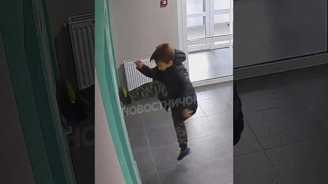 Камера в подъезде творит чудеса! | Новостничок Камера в подъезде творит чудеса! | Новостничок