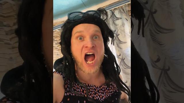 МАМАША и СОСЕД (смешное видео, юмор, приколы, поржать) МАМАША и СОСЕД (смешное видео, юмор, приколы, поржать)