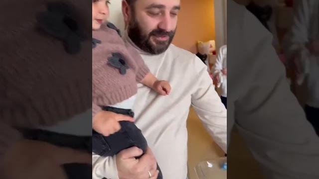 Сарик Андреасян и Лиза Моряк показали первую встречу дочки с новорожденной сестренкой #юмор #ребенок Сарик Андреасян и Лиза Моряк показали первую встречу дочки с новорожденной сестренкой #юмор #ребенок