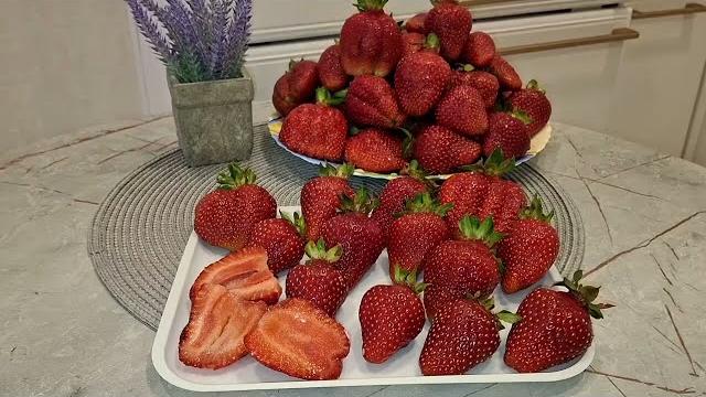 КЛУБНИКА на Десерт #десерт #клубника #рецепты #food #foodie #video #youtube #viralvideo #new #news КЛУБНИКА на Десерт #десерт #клубника #рецепты #food #foodie #video #youtube #viralvideo #new #news