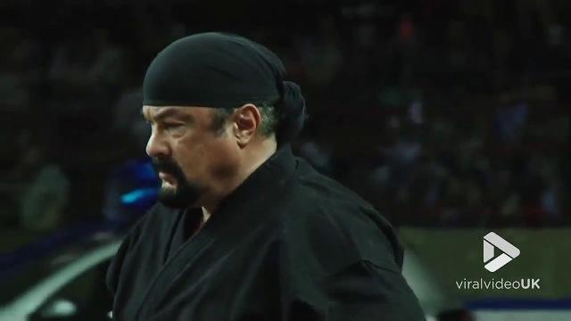 Steven Seagal shows how to fight off multiple opponents Steven Seagal shows how to fight off multiple opponents