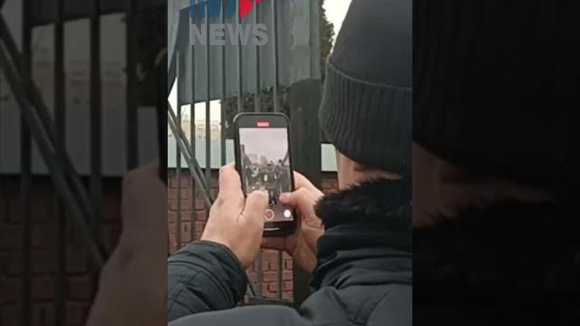 ⭕️ На Борисовском кладбище сотрудники центра «Э» фиксируют лица пришедших проститься с Навальным ⭕️ На Борисовском кладбище сотрудники центра «Э» фиксируют лица пришедших проститься с Навальным