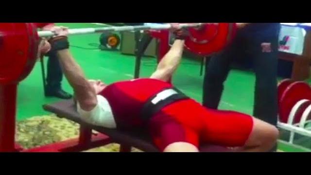Жим лежа 130 кг в 16 лет #shorts Жим лежа 130 кг в 16 лет #shorts