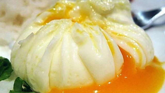 Яйцо пашот в пленке. Яйцо пашот как приготовить. Яйцо пашот в пленке. Яйцо пашот как приготовить.
