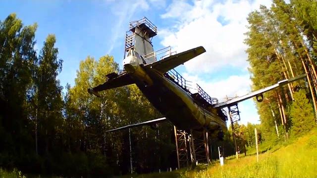 нашел в лесу заброшенные самолеты нашел в лесу заброшенные самолеты