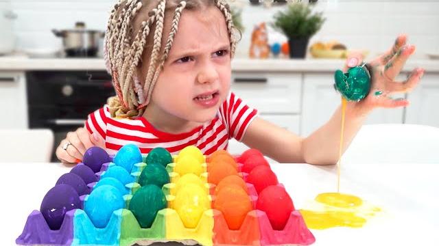Ева и её мама Настя играют с Поп ит Ева и её мама Настя играют с Поп ит