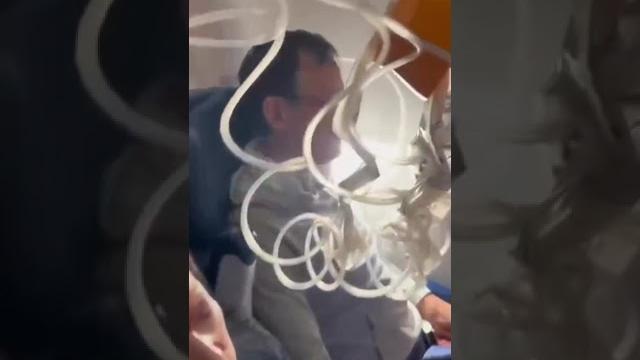Видео из самолёта попавшего в сильную турбулентность Видео из самолёта попавшего в сильную турбулентность