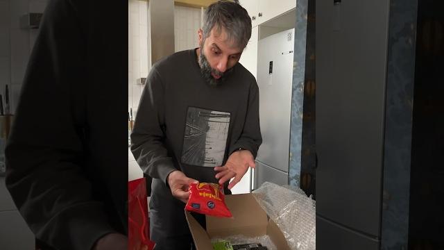 Муж в шоке от моего подарка на День Рождения Муж в шоке от моего подарка на День Рождения