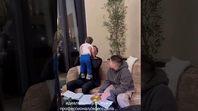 Павел Прилучный с сыновьями в Сочи Павел Прилучный с сыновьями в Сочи