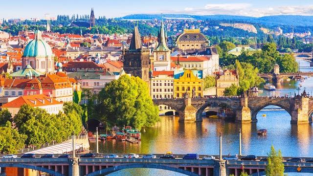 Prague in One Day Sightseeing Tour Prague in One Day Sightseeing Tour