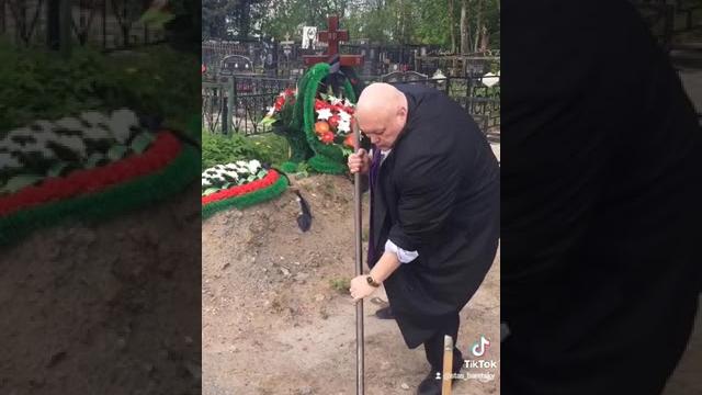 Барецкий Стас директор пироговского кладбища МО Барецкий Стас директор пироговского кладбища МО