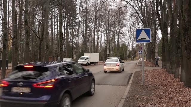 По два «лежачих полицейских» рядом По два «лежачих полицейских» рядом