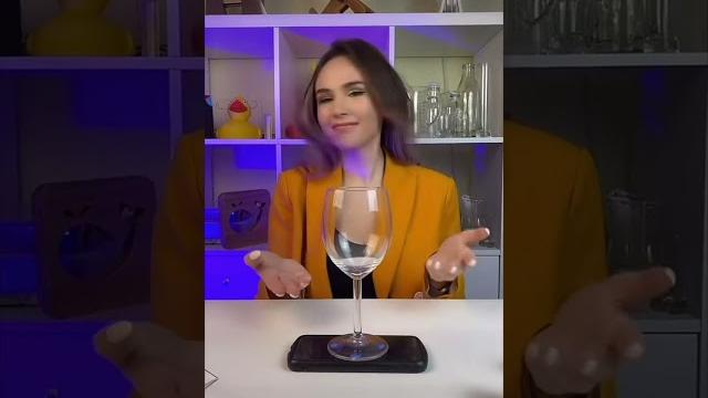 Смотреть голограммы на телефоне - легко! Смотреть голограммы на телефоне - легко!
