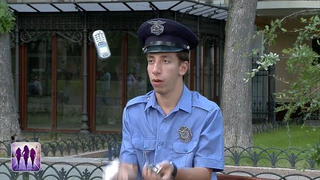 Сумасшедший полицейский. Смешной и еще смешнее Сумасшедший полицейский. Смешной и еще смешнее