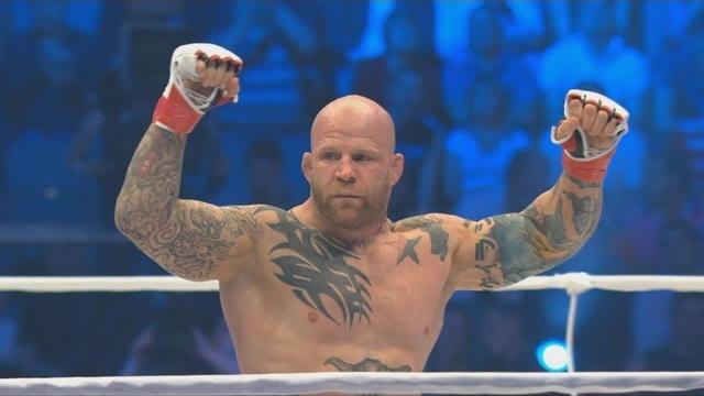 Джефф Монсон vs. Денис Комкин, mma video HD Джефф Монсон vs. Денис Комкин, mma video HD