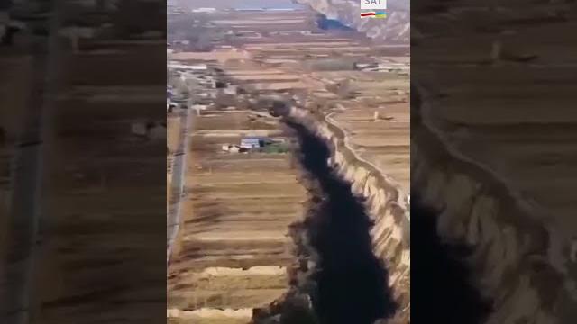 Разлом земной коры в результате которого произошло мощнейшее землетрясение в Турции и Сирии #shorts Разлом земной коры в результате которого произошло мощнейшее землетрясение в Турции и Сирии #shorts