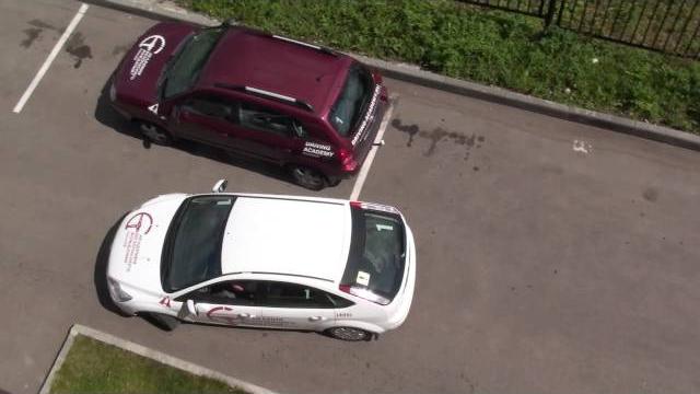 Парковка задним ходом вдоль бордюра Парковка задним ходом вдоль бордюра
