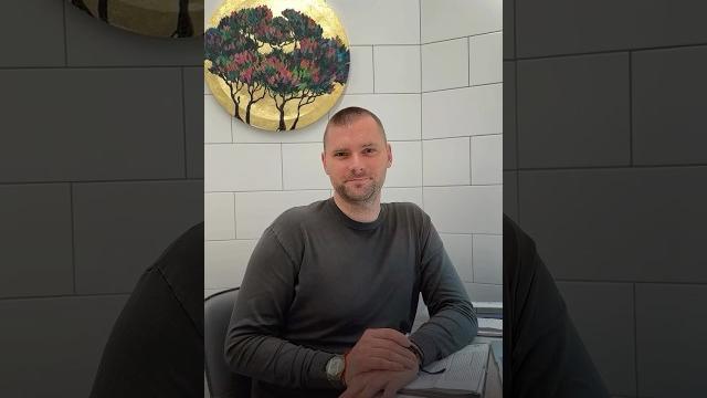 Передаю телефон… Передаю телефон…