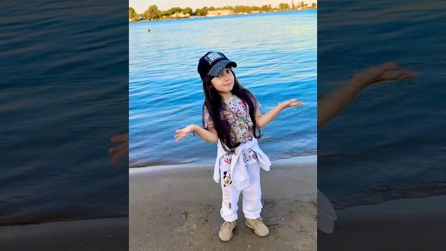 На речке#юмор #прикол #Амина Ру #baby #shorts На речке#юмор #прикол #Амина Ру #baby #shorts