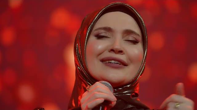 Малика Кавраева - Девчонка огонь Малика Кавраева - Девчонка огонь