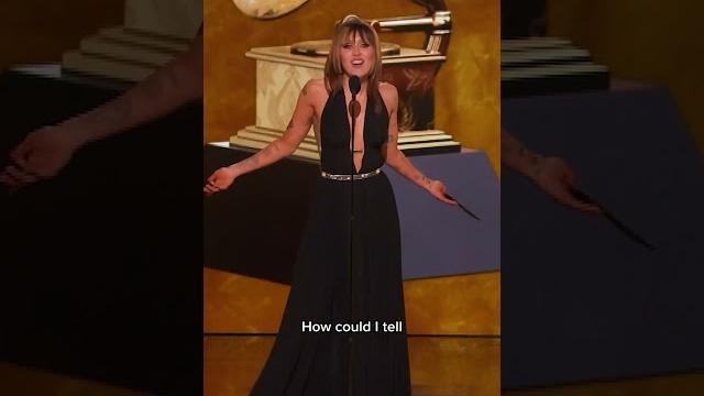 Miley Cyrus is a WHOLE mood presenting at the #GRAMMYs Miley Cyrus is a WHOLE mood presenting at the #GRAMMYs