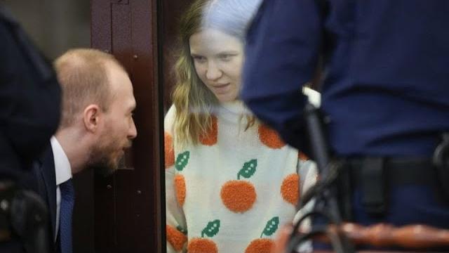 Дарью Трепову приговорили к 27 годам колонии за убийство "военкора" Владлена Татарского Дарью Трепову приговорили к 27 годам колонии за убийство "военкора" Владлена Татарского