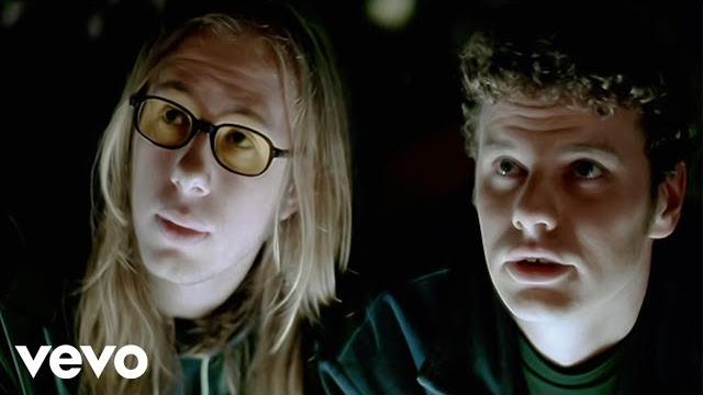 The Chemical Brothers - Block Rockin' Beats (Official Music Video) The Chemical Brothers - Block Rockin' Beats (Official Music Video)