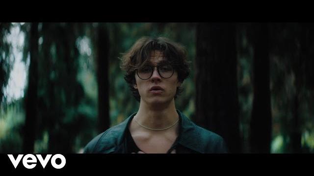 David Kushner - Daylight (Official Music Video) David Kushner - Daylight (Official Music Video)